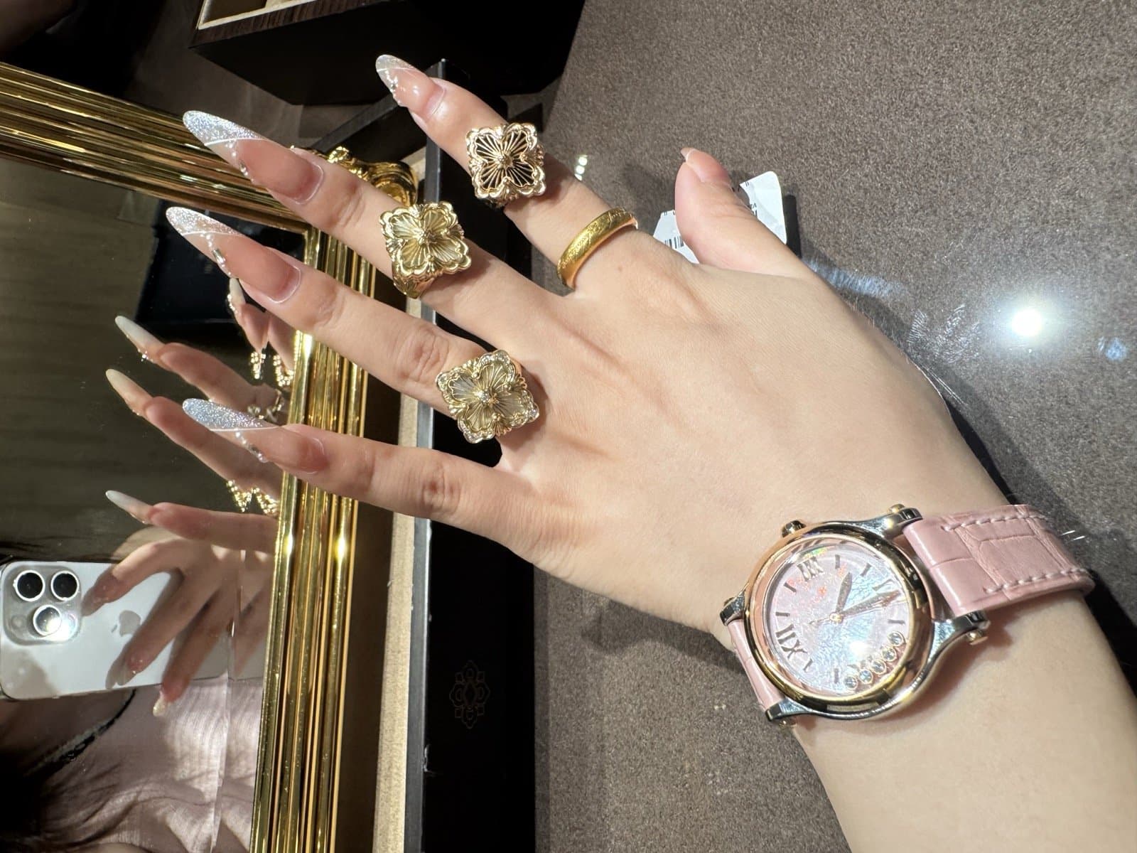 Gold Leaf nails